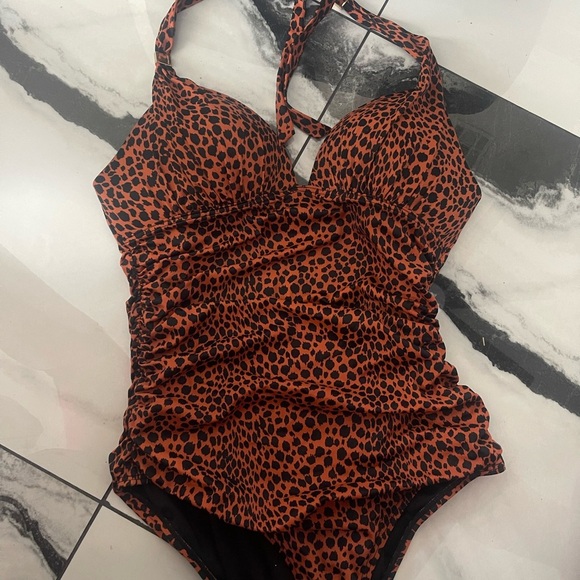 Victoria's Secret Leopard Print One Piece Swimsuit - Picture 2 of 8